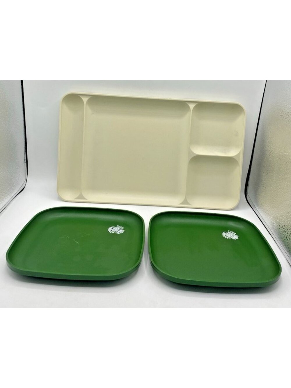 Vintage Tupperware 1 Almond Divided Tray #1535 & 2 Green Dove Square Plates